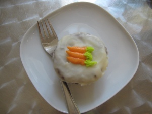 carrot cupcake with cream cheese topping
